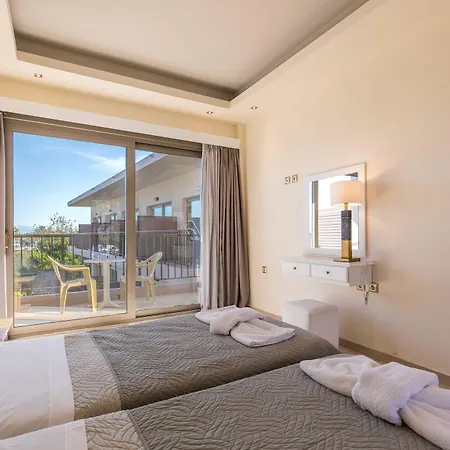 アパートホテル Marina Boutique 3*