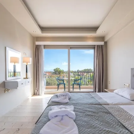 Marina Boutique アパートホテル モライティカ