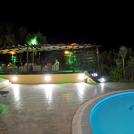 Ξενοδοχείο με διαμερίσματα Marina Boutique 2*
